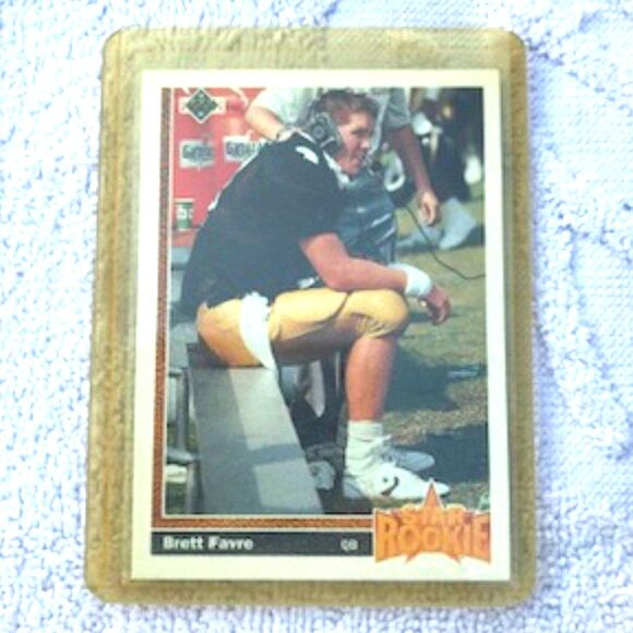 Green Bay Packers . Brett Favre . 1991 Atlanta Falcons . Upper Deck Rookie Card - Picture 1 of 3